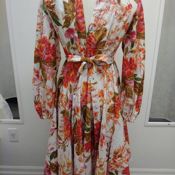1970's Handmade Flower Print Dress - Picture 2 of 9